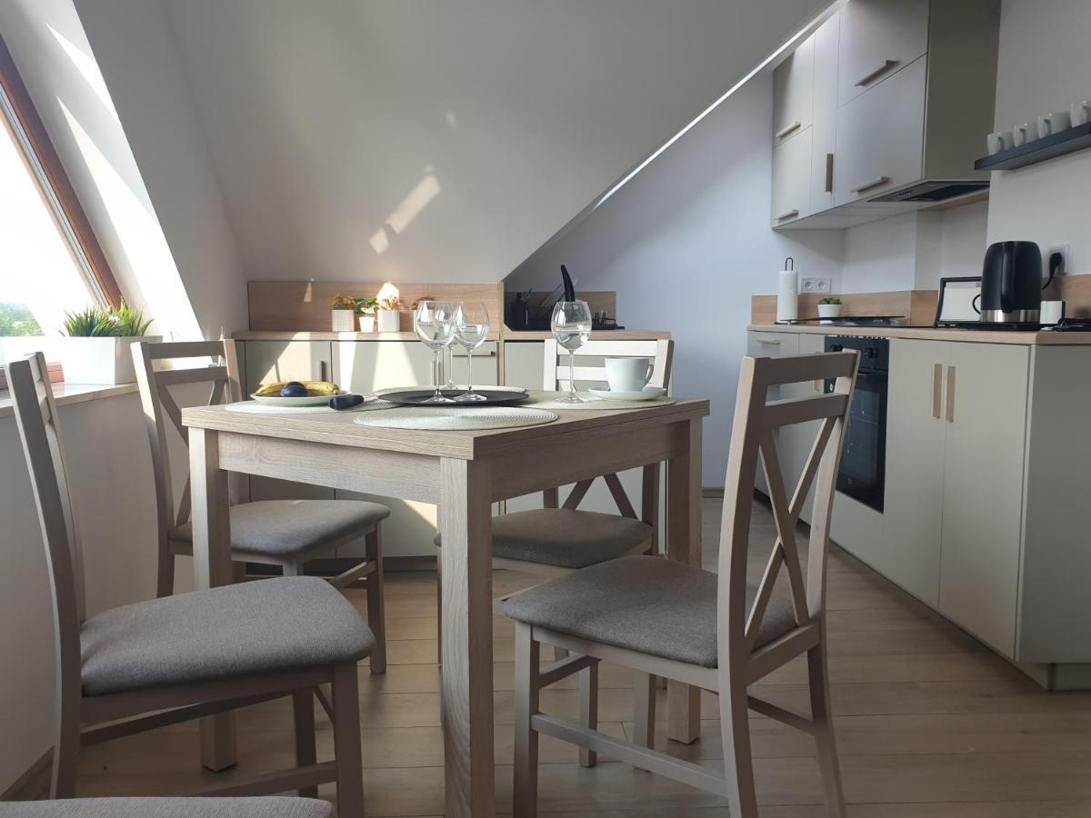 Near The Airport- Apartments Cracovia Exterior foto