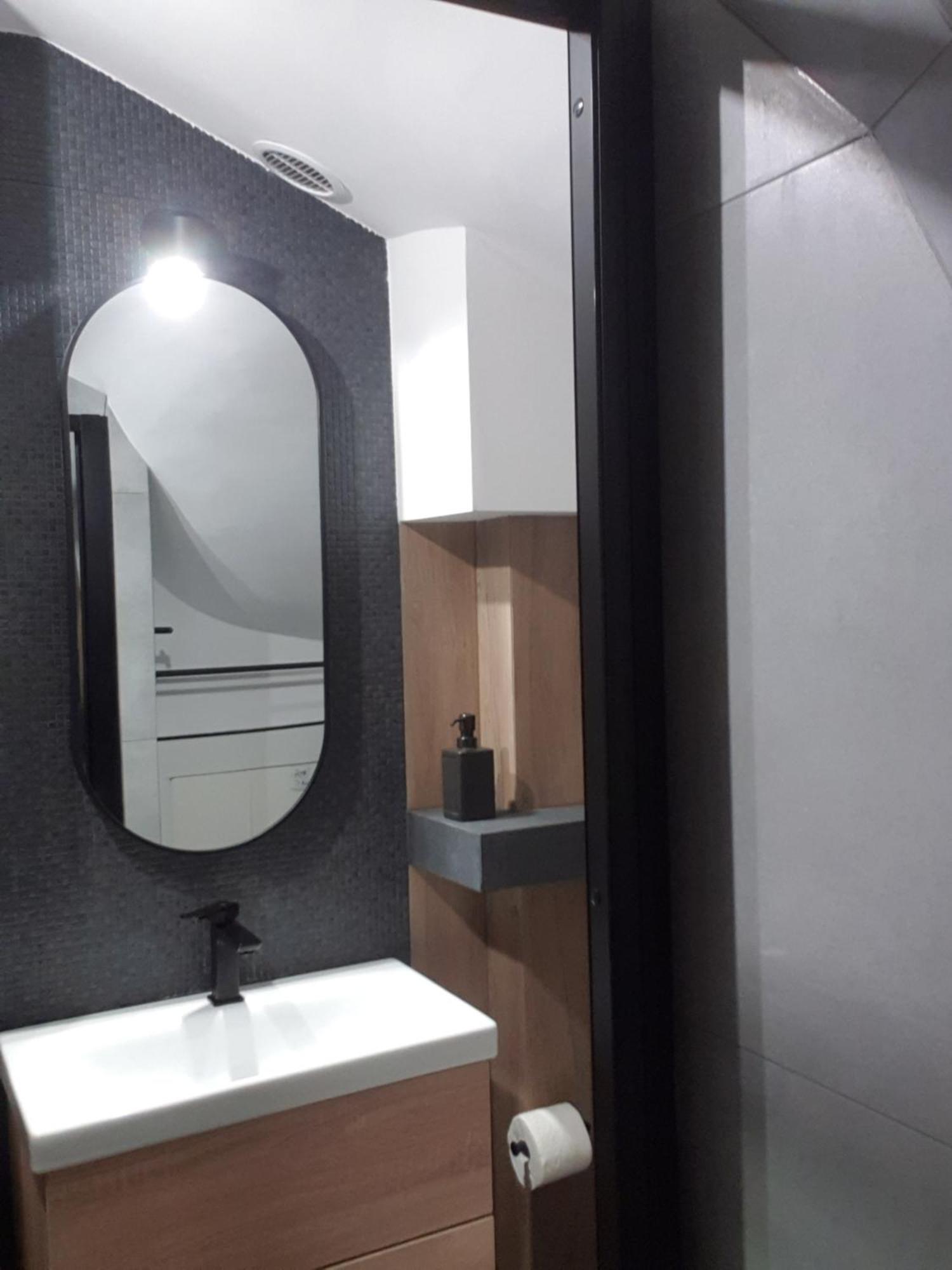 Near The Airport- Apartments Cracovia Exterior foto